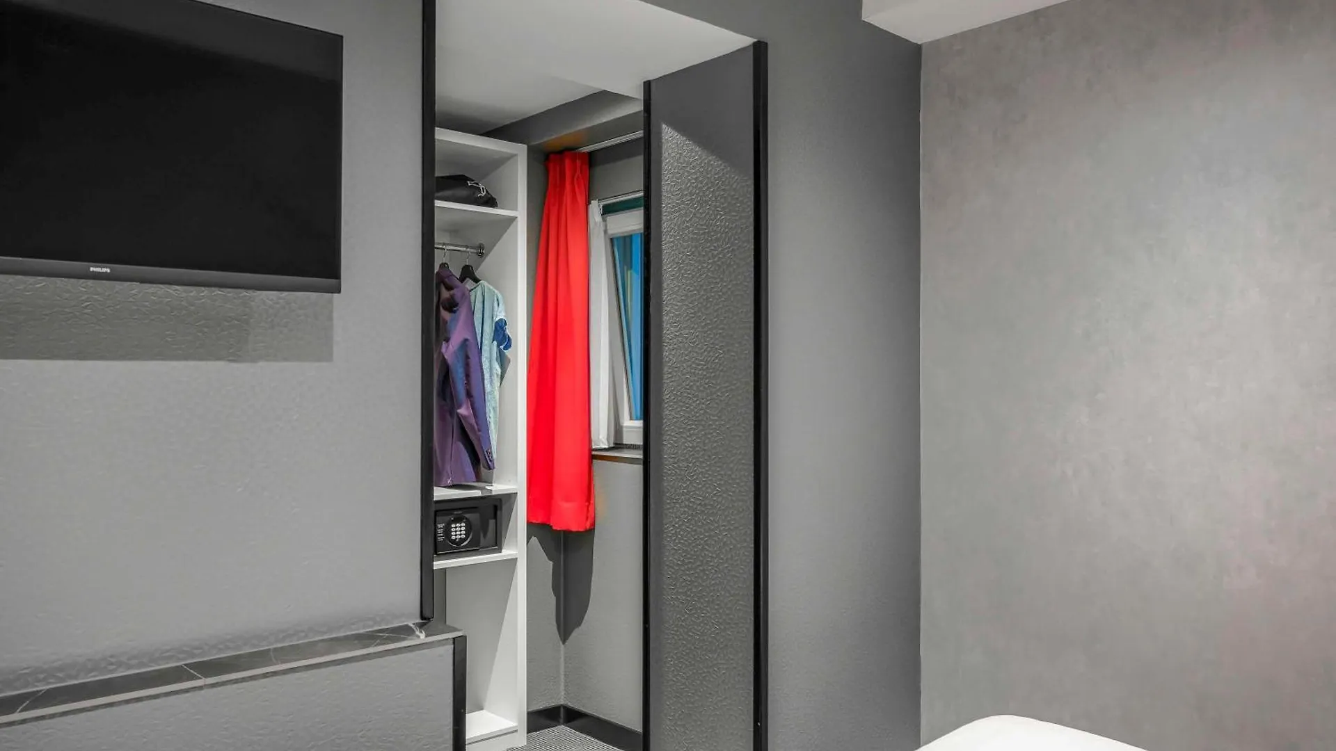 Ibis Styles Amsterdam Amstel Hotel